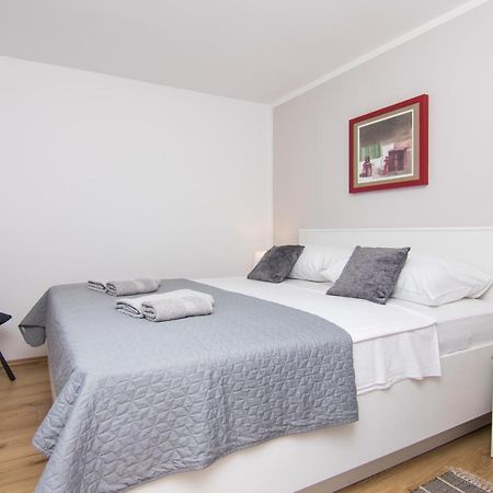 Apartman Mara Krk Town Extérieur photo