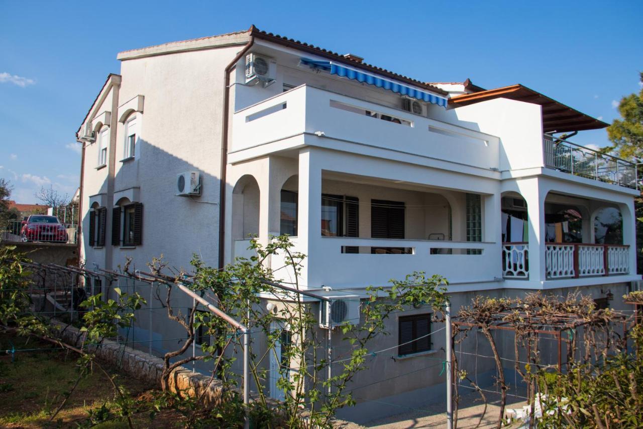 Apartman Mara Krk Town Extérieur photo