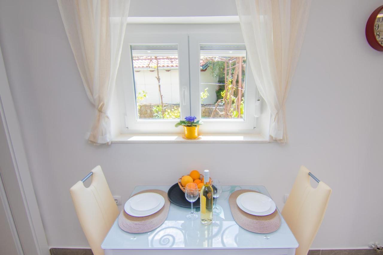 Apartman Mara Krk Town Extérieur photo